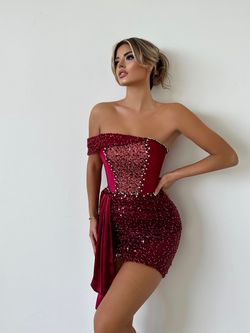 Style Vida Minna Fashion Green Size 12 Sequined Tall Height Burgundy Cocktail Dress on Queenly
