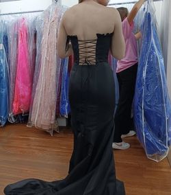 Sherri Hill Black Size 4 Floor Length Free Shipping Side slit Dress on Queenly