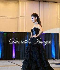 Sherri Hill Black Size 0 Pageant Prom Ball gown on Queenly