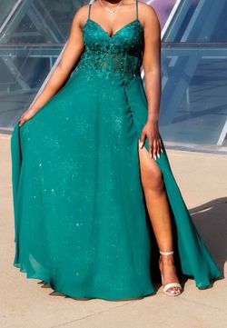 Dave and Johnny Green Size 12 Plunge Backless Prom Straight Dress on Queenly