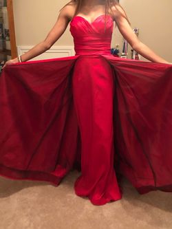 Mac Duggal Red Size 10 Floor Length Prom 50 Off Ball gown on Queenly