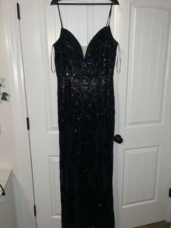 Amelia Couture Black Size 16 Plunge Free Shipping Straight Dress on Queenly
