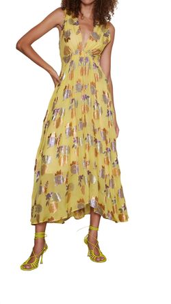 Style 1-370342477-3471 DELFI COLLECTIVE Yellow Size 4 V Neck Shiny Cocktail Dress on Queenly