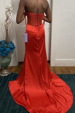 Orange Size 2 Straight Dress on Queenly