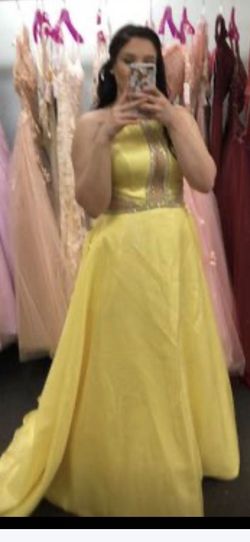 Yellow Size 14 Ball gown on Queenly