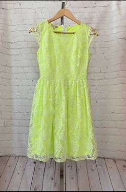 Gianni Bini Green Size 0 Short Height Straight Medium Height Cocktail Dress on Queenly