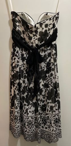 Style 111459 White House Black Market Multicolor Size 6 Flare Strapless Cocktail Dress on Queenly