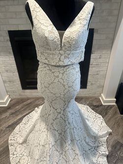La Femme White Size 0 Short Height Plunge Floor Length Mermaid Dress on Queenly