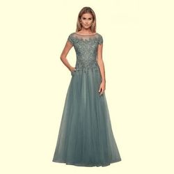 La Femme Blue Size 10 Floor Length Cap Sleeve Sleeves Tulle Ball gown on Queenly