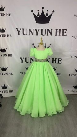 Green Size 8 Ball gown on Queenly