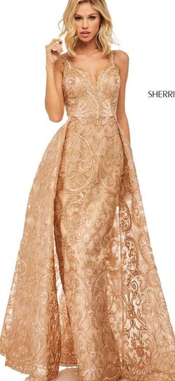 Sherri Hill Gold Size 6 Prom Plunge 50 Off Ball gown on Queenly
