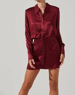 Style 1-3091387801-3855 ASTR Red Size 0 Burgundy Mini Satin High Neck Cocktail Dress on Queenly