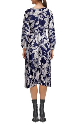 Style 1-951624684-3471 DELFI COLLECTIVE Blue Size 4 Navy Sleeves Cocktail Dress on Queenly