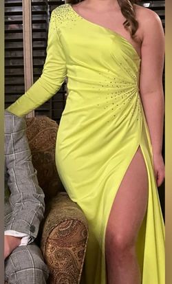 Clarisse Green Size 2 Formal Dance Floor Length Side slit Dress on Queenly