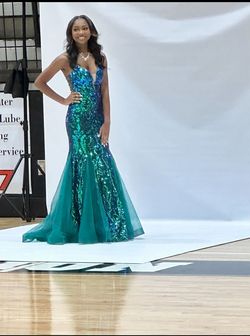 Style 61201 Alyce Paris Multicolor Size 4 Prom Plunge Jersey Mermaid Dress on Queenly