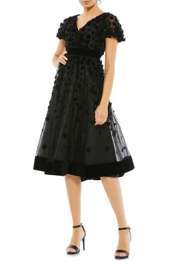 Mac Duggal Black Size 8 V Neck Floral Mini Cocktail Dress on Queenly