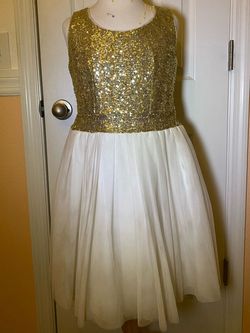 Camille La Vie Multicolor Size 2 Prom Cocktail Dress on Queenly