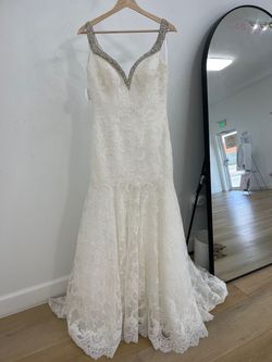 Allure White Size 10 Lace Plunge Wedding A-line Dress on Queenly
