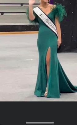 Ashley Lauren Green Size 2 Floor Length Straight Dress on Queenly