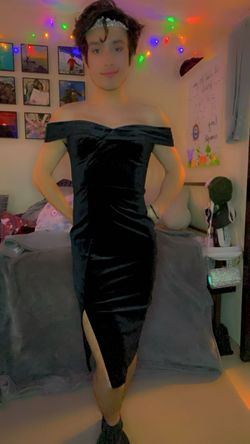 Premier Amour Black Size 6 Velvet Nightclub Cocktail Dress on Queenly