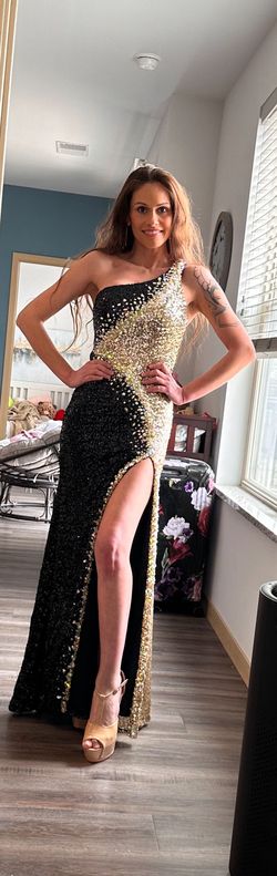 Ashley Lauren Black Size 4 Floor Length Ball gown on Queenly