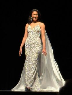 Sherri Hill White Size 4 Plunge Floor Length Pageant Mermaid Dress on Queenly