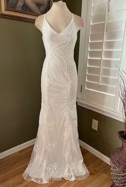 Bonny Bridal Unforgettable Style 1404 Preowned Wedding Dress Save