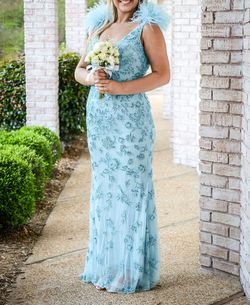 Ashley Lauren Blue Size 4 Plunge Medium Height Prom Straight Dress on Queenly