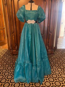 JessaKae Green Size 0 Prom Teal Ball gown on Queenly