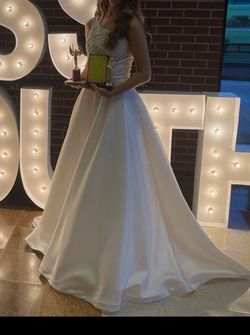 Ashley Lauren White Size 0 Prom Ball gown on Queenly