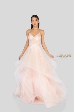 Style 1811P5849 Terani Couture Pink Size 4 1811p5849 Spaghetti Strap Ball gown on Queenly
