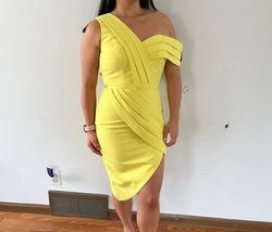 Lavish Alice Yellow Size 2 One Shoulder Interview Wedding Guest Cocktail Dress on Queenly