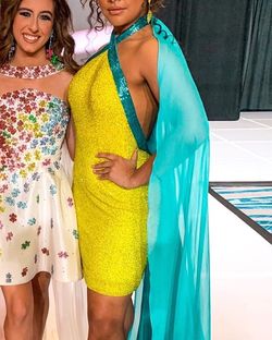 Ashley Lauren Yellow Size 4 Halter Mini Cocktail Dress on Queenly