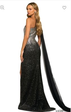 Style 55318 Sherri Hill Black Tie Size 6 Pageant Prom Side slit Dress on Queenly
