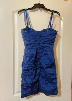 BCBG Max Azria Blue Size 8 Prom Cocktail Dress on Queenly