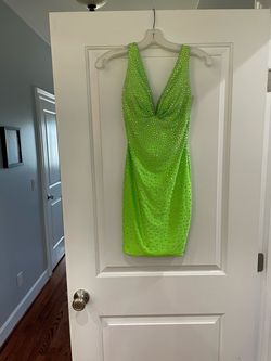 Johnathan Kayne Green Size 2 Bodycon Plunge Jersey Cocktail Dress on Queenly