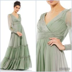Style 67864 Mac Duggal Green Size 18 67864 Plus Size Sleeves V Neck Long Sleeve Ball gown on Queenly