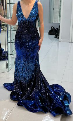 Jovani Blue Size 4 Prom Straight Dress on Queenly
