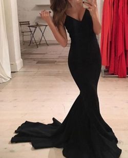 Ladyprom Black Size 4 Plunge Prom Mermaid Dress on Queenly
