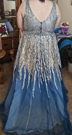 Cinderella Divine Multicolor Size 24 Prom Plunge Straight Dress on Queenly