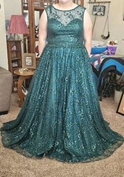 Green Size 22 Ball gown on Queenly