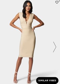 Bebe Nude Size 4 Sunday Plunge Jersey Cocktail Dress on Queenly