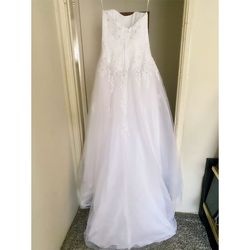 Style WG3316 David's Bridal White Size 6 Sequined Cotillion Floor Length Ball gown on Queenly