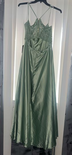 B. Darlin Green Size 22 Plunge Pockets Never Wore It Prom Straight Dress on Queenly