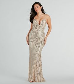 Style 05002-8185 Windsor Gold Size 4 Plunge Padded 05002-8185 Spaghetti Strap Mermaid Dress on Queenly