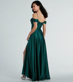 Style 05002-8017 Windsor Blue Size 2 V Neck Prom Side slit Dress on Queenly