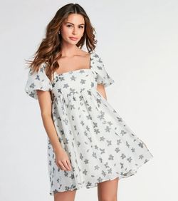 Style 05101-3358 Windsor White Size 8 Sleeves Floral Engagement Cocktail Dress on Queenly