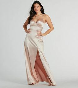 Style 05002-8130 Windsor Gold Size 8 Prom V Neck Satin Side slit Dress on Queenly