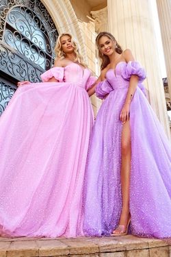 Style PS24066 Portia and Scarlett Purple Size 4 Floor Length Prom Lavender Ball gown on Queenly