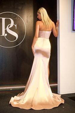 Style PS24733E Portia and Scarlett Gold Size 10 Prom Side slit Dress on Queenly
